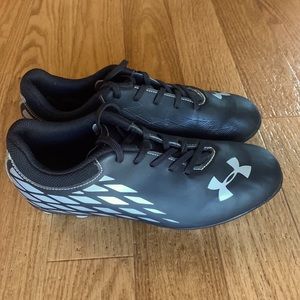 UNDER ARMOUR Boys Soccer Sports Cleats Shoes Size 4y